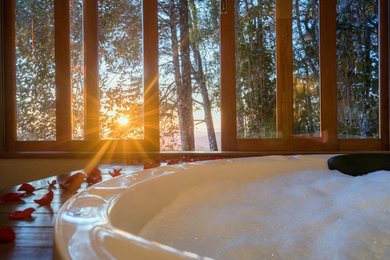 Chalé Superior com Vista e Banheira de Hidromassagem