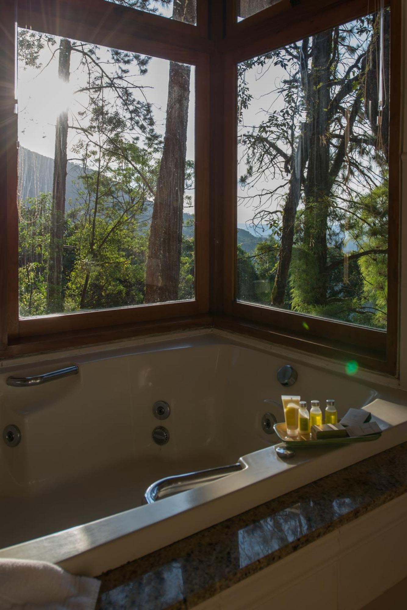 Chalet Spa Bath View Flirt Chair